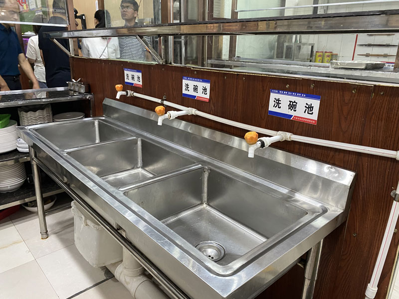 人工洗碗和洗碗機(jī)哪個(gè)更省錢(qián)？商用洗碗機(jī)和人工洗碗成本數(shù)據(jù)分析